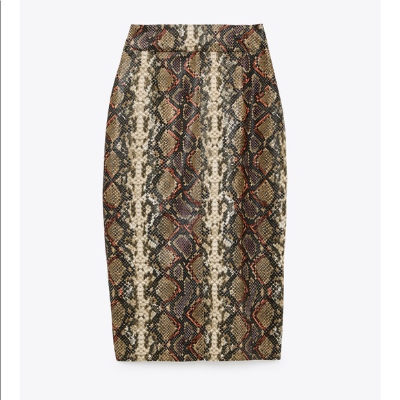 Zara faux leather animal print skirt - Picture 4 of 6